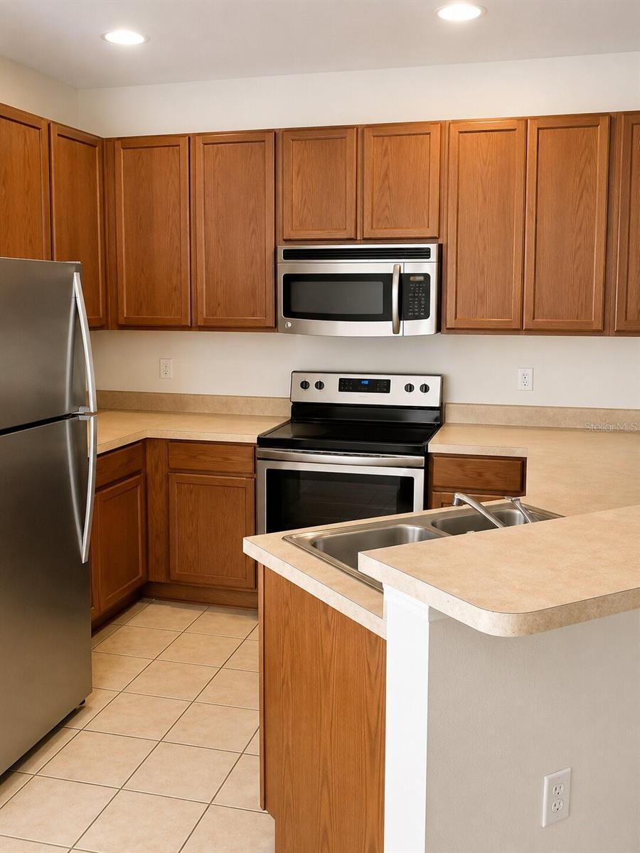 2543 Old Kent Cir Property Photo 6