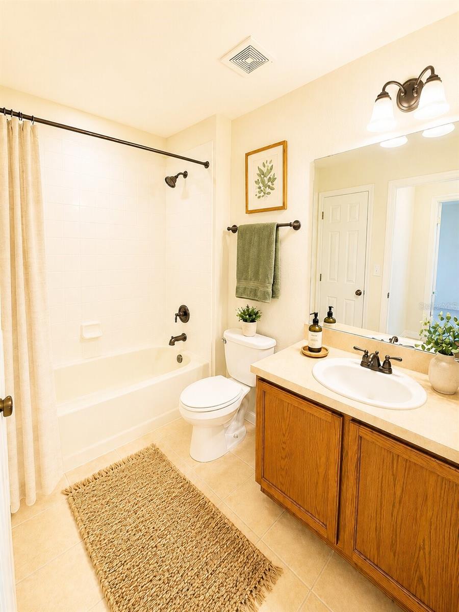 2543 Old Kent Cir Property Photo 15
