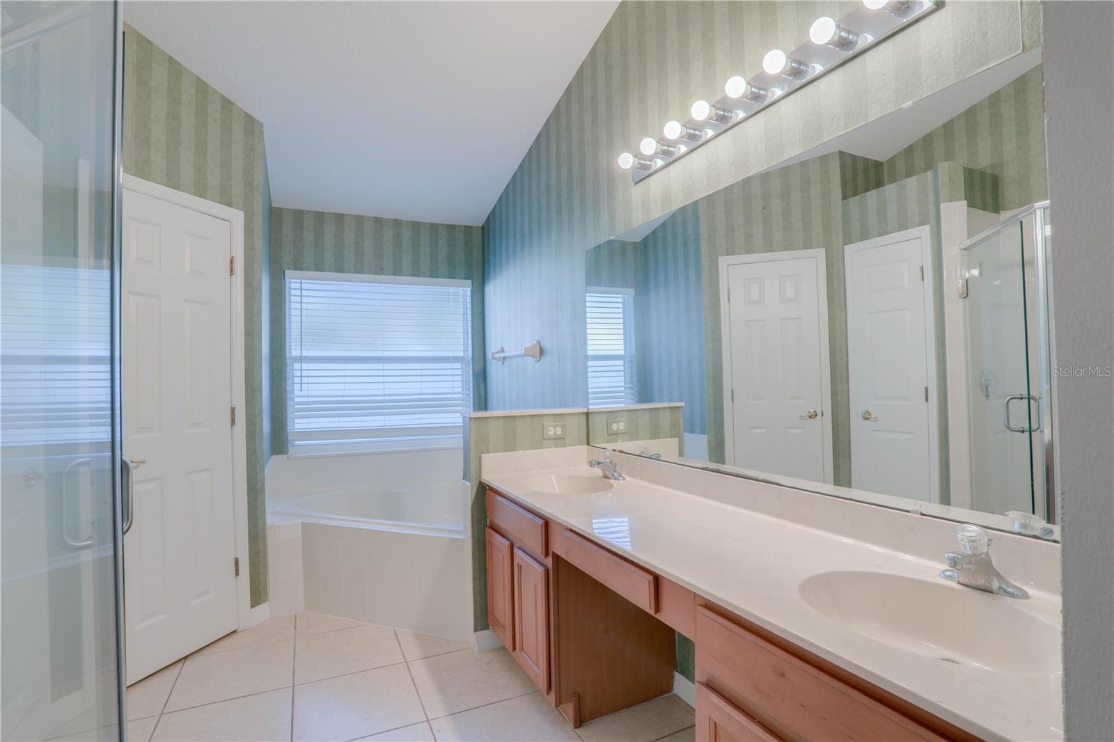 9983 Brodbeck Blvd Property Photo 29