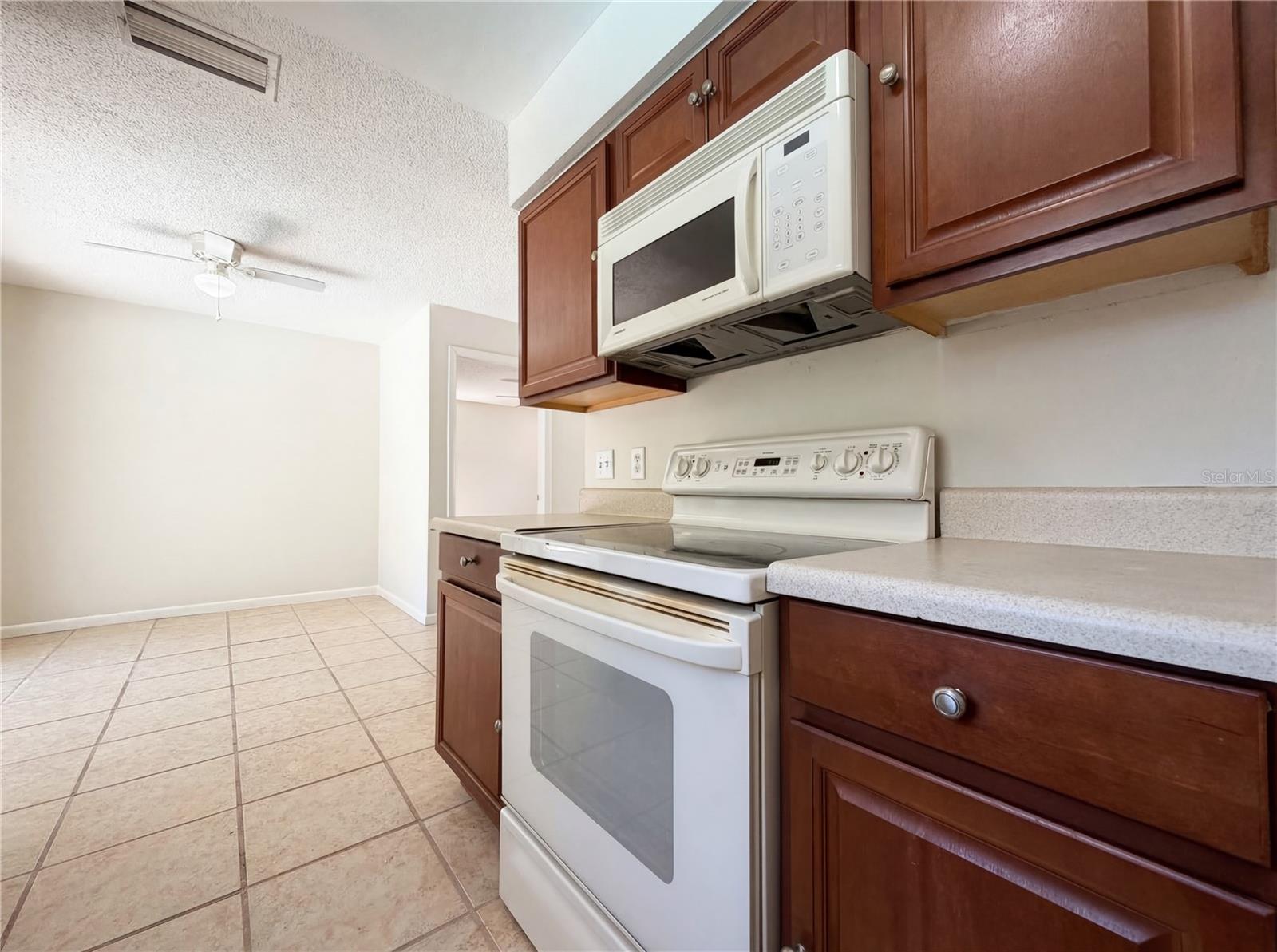 909 Winchester Ct Property Photo 15