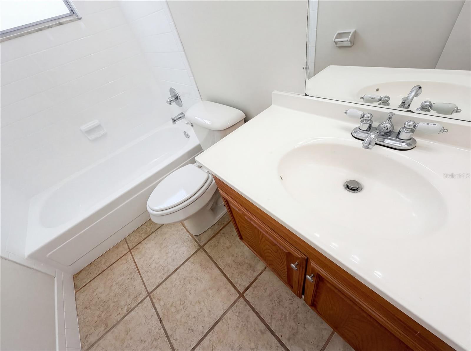 909 Winchester Ct Property Photo 16