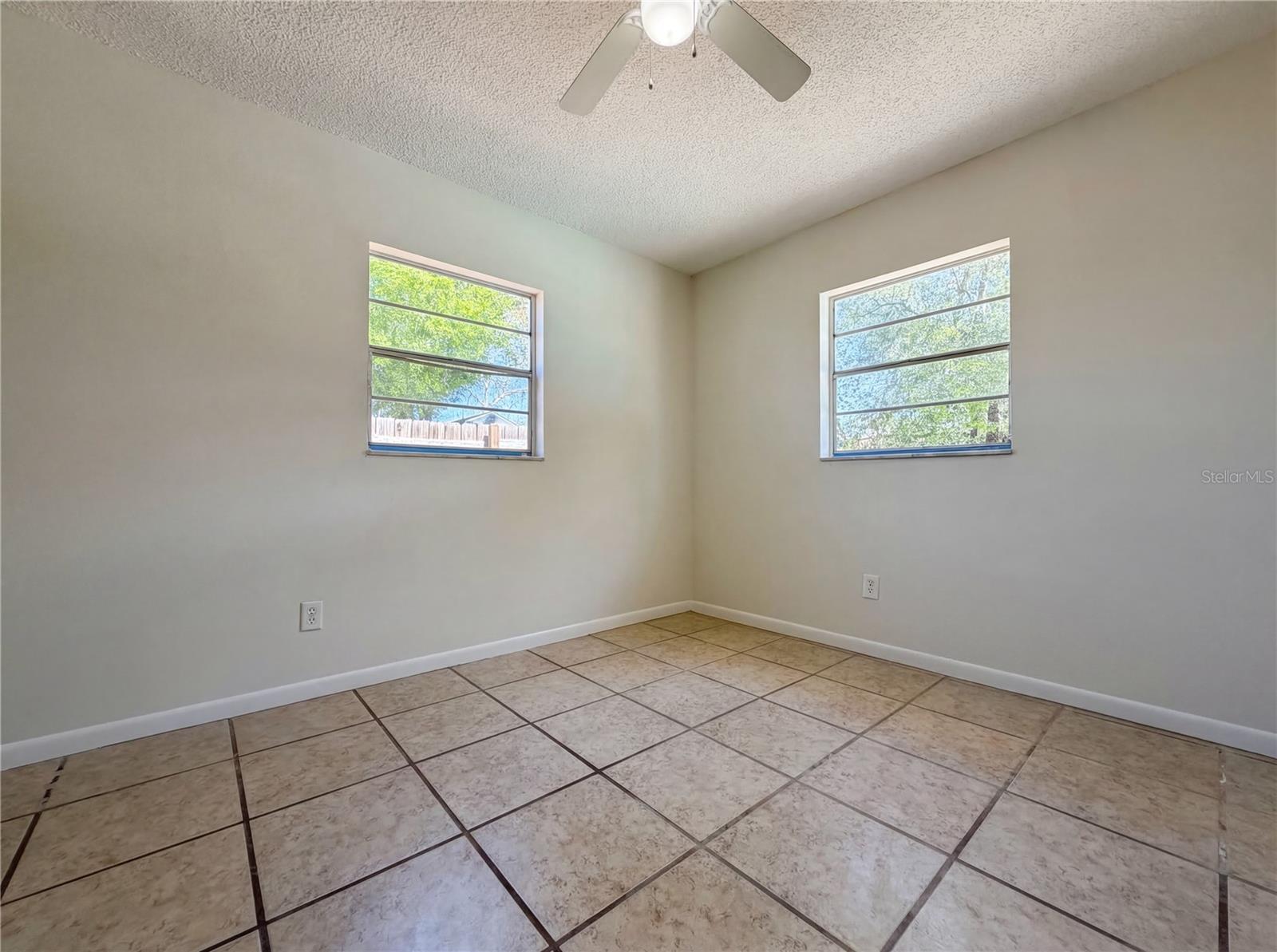 909 Winchester Ct Property Photo 18