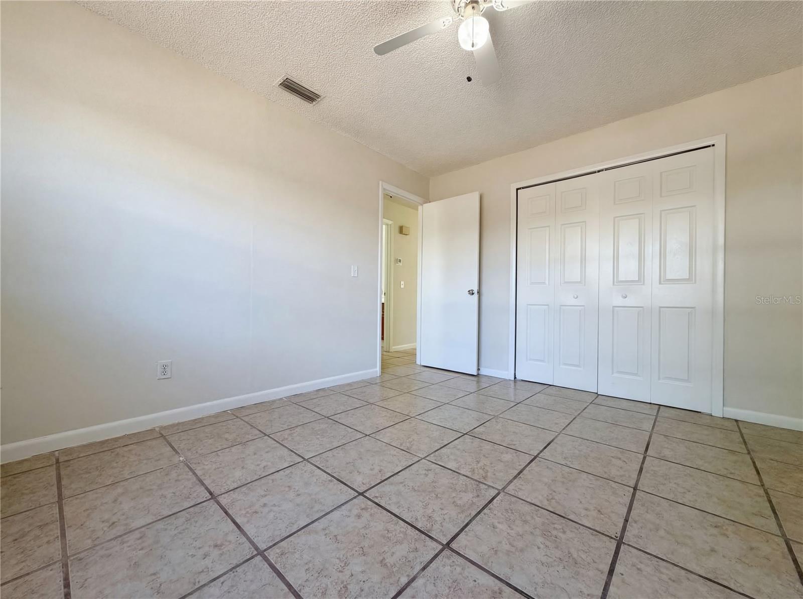 909 Winchester Ct Property Photo 20