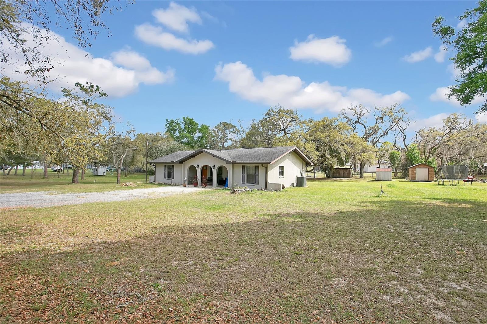 3116 E Buck Property Photo 26