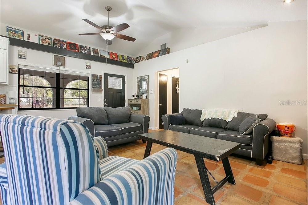 3116 E Buck Property Photo 41