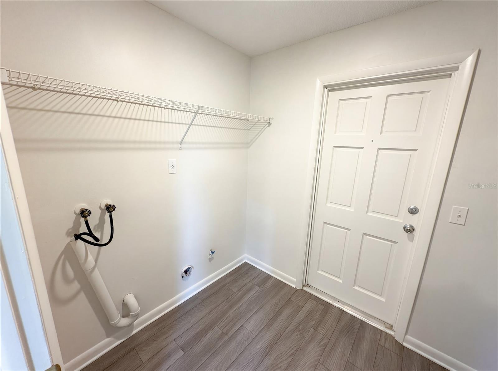 905 Cedar Dr Property Photo 14
