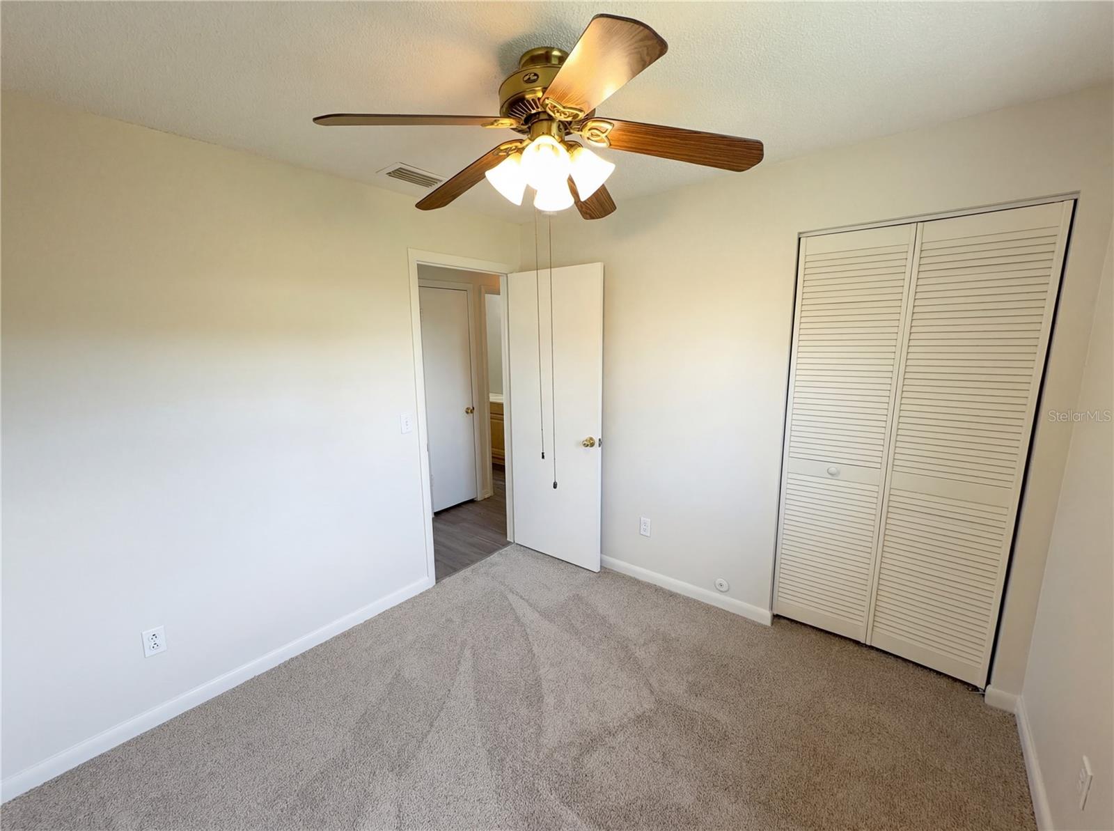 905 Cedar Dr Property Photo 23