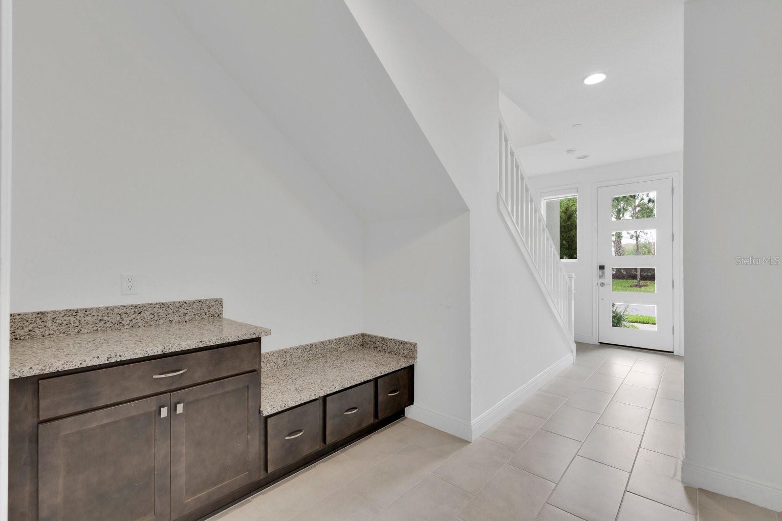 9868 Bucklow Hill Dr Property Photo 3