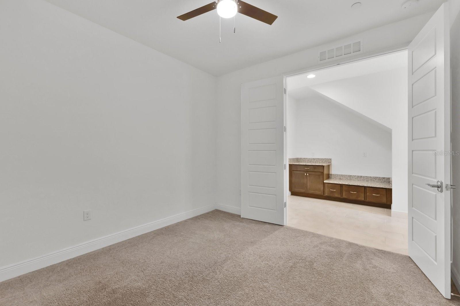 9868 Bucklow Hill Dr Property Photo 10