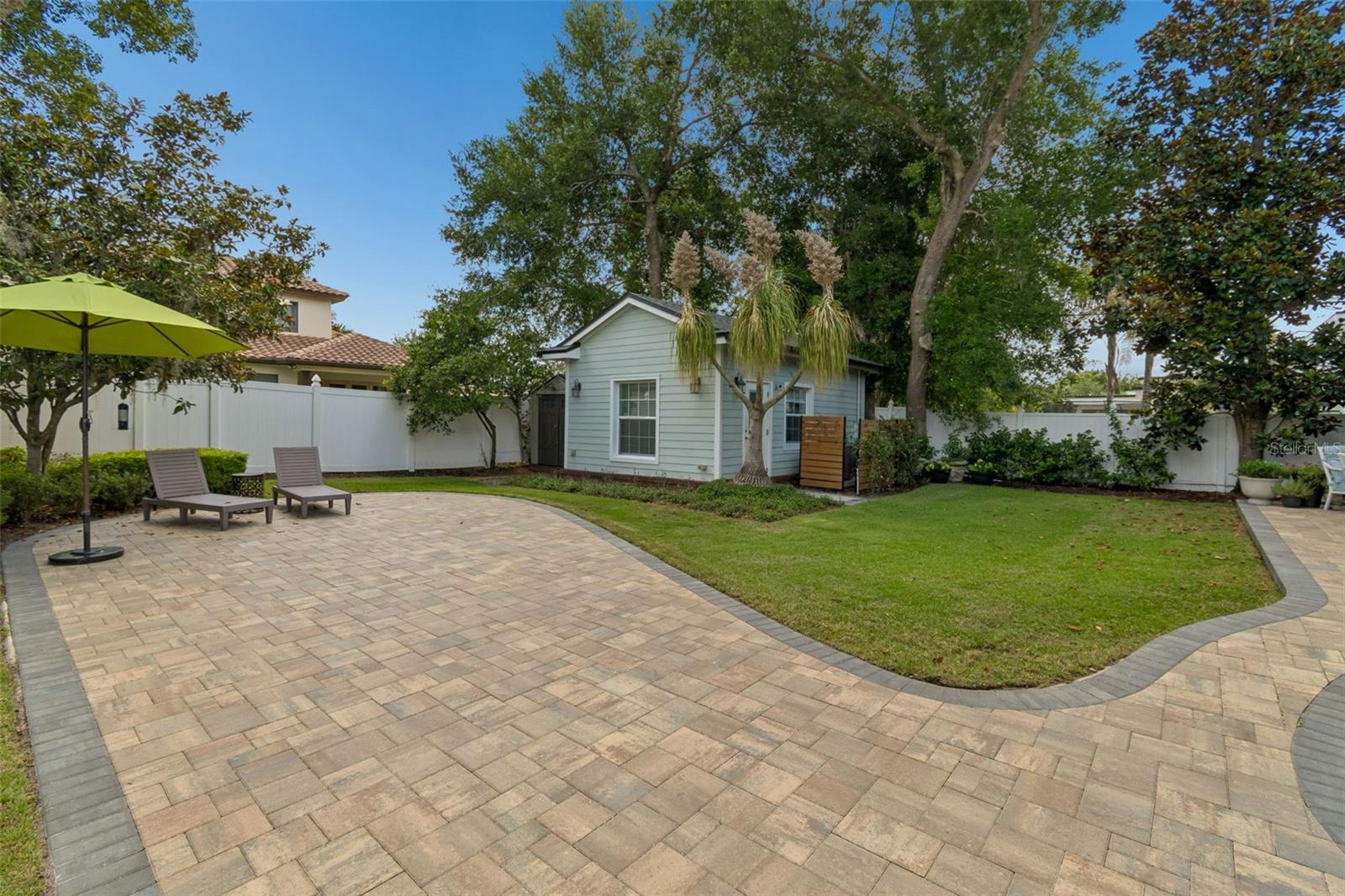 1581 Magnolia Ave Property Photo 2