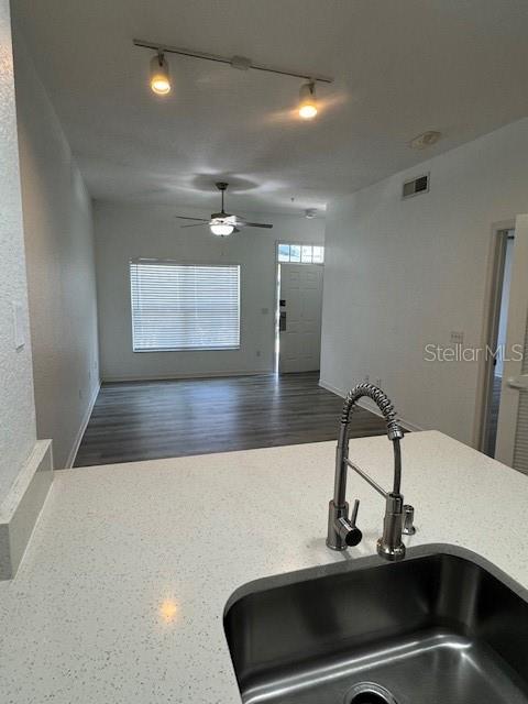 O6396141 Property Photo 4