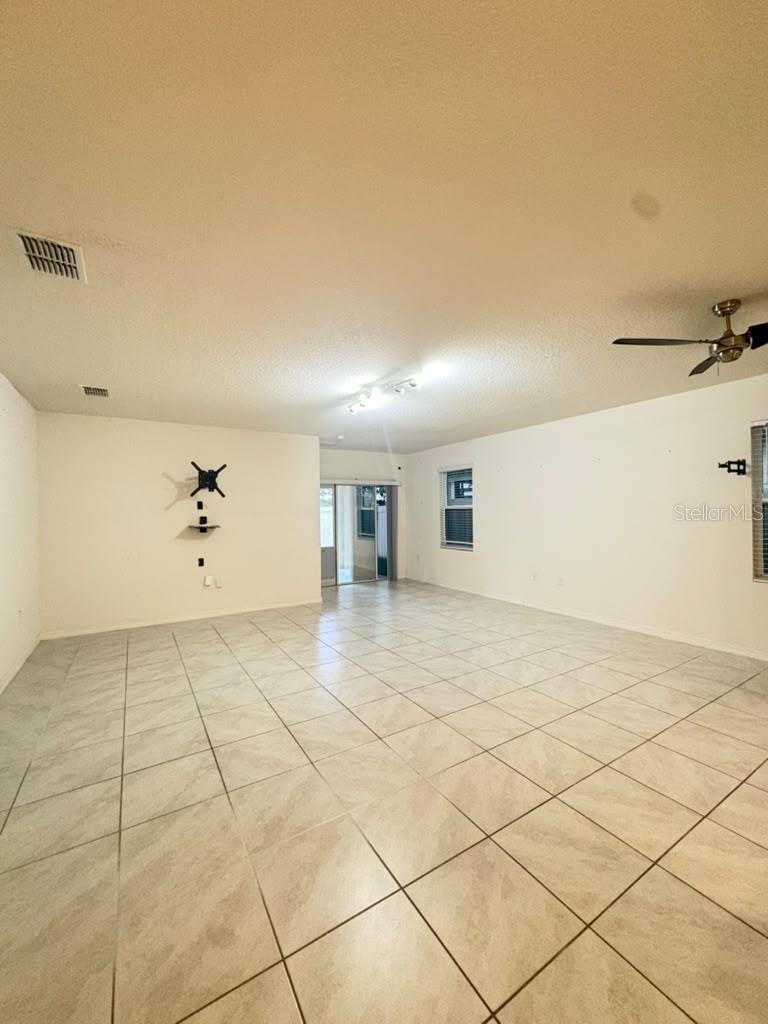 329 Winged Elm Dr Property Photo 8