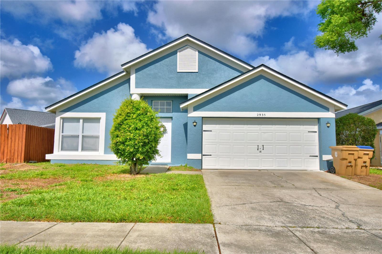 2935 Dickens Cir Property Photo 1