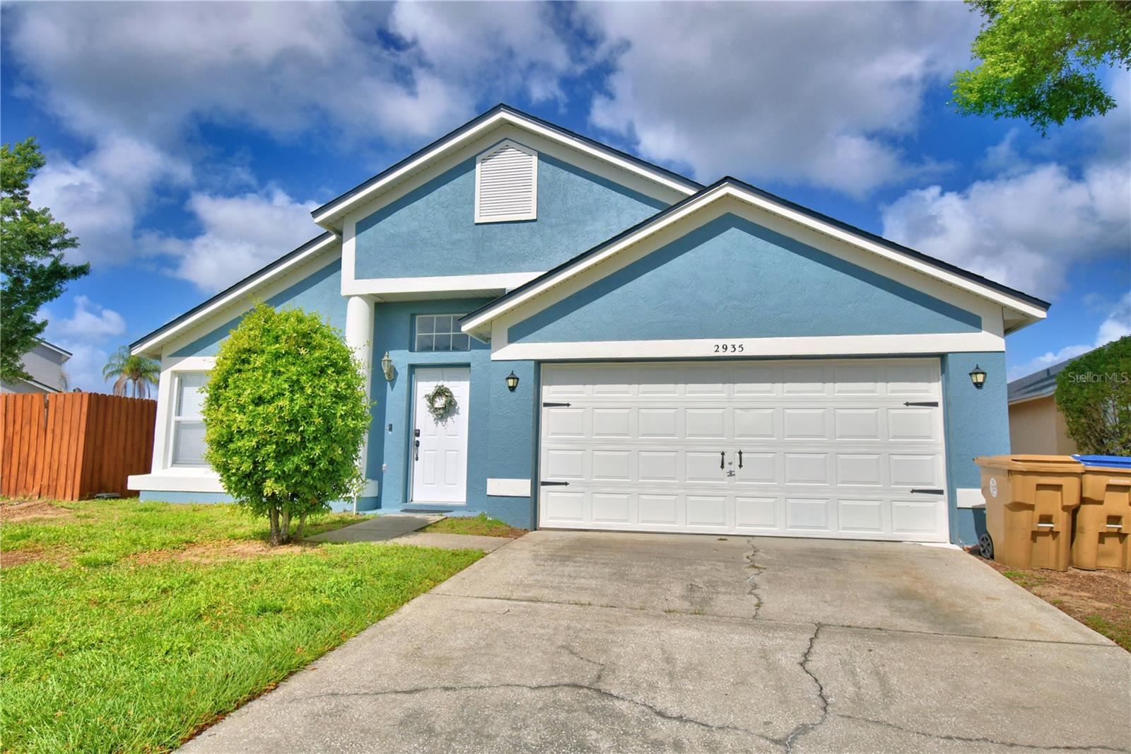 2935 Dickens Cir Property Photo 3