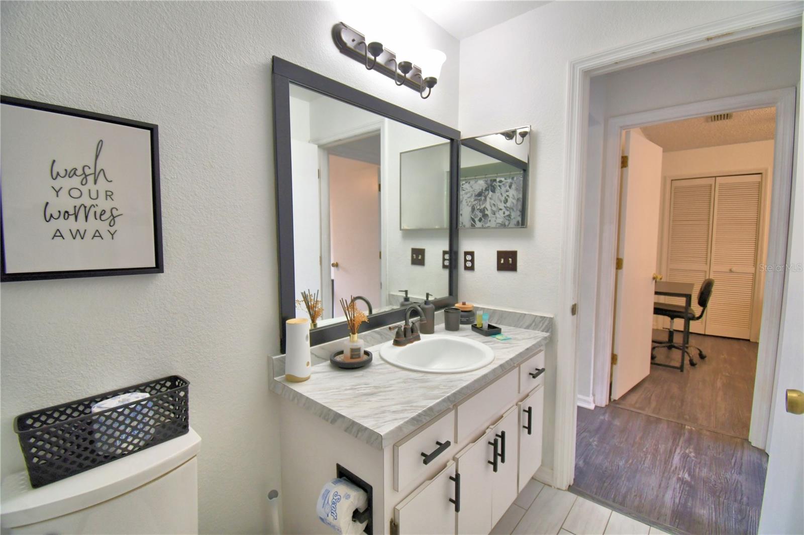 2935 Dickens Cir Property Photo 26