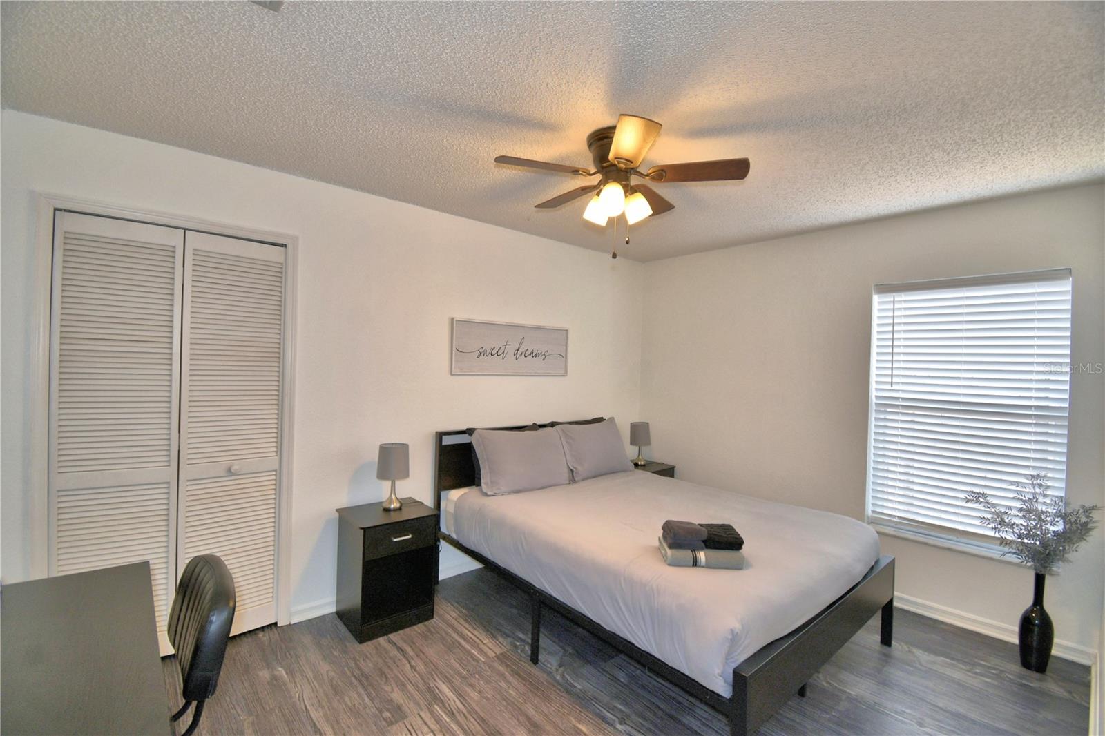 2935 Dickens Cir Property Photo 28