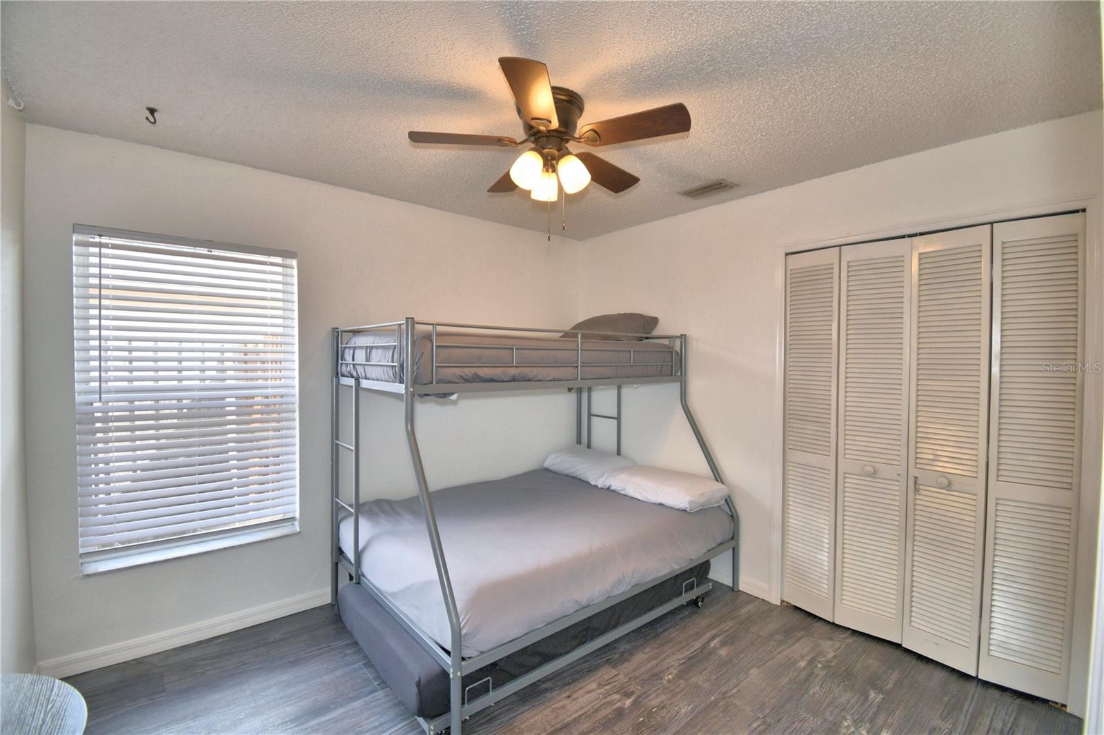 2935 Dickens Cir Property Photo 32