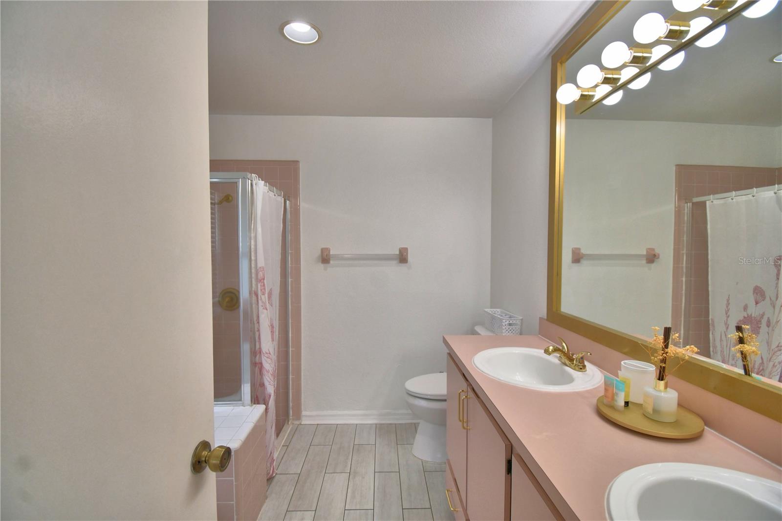2935 Dickens Cir Property Photo 43