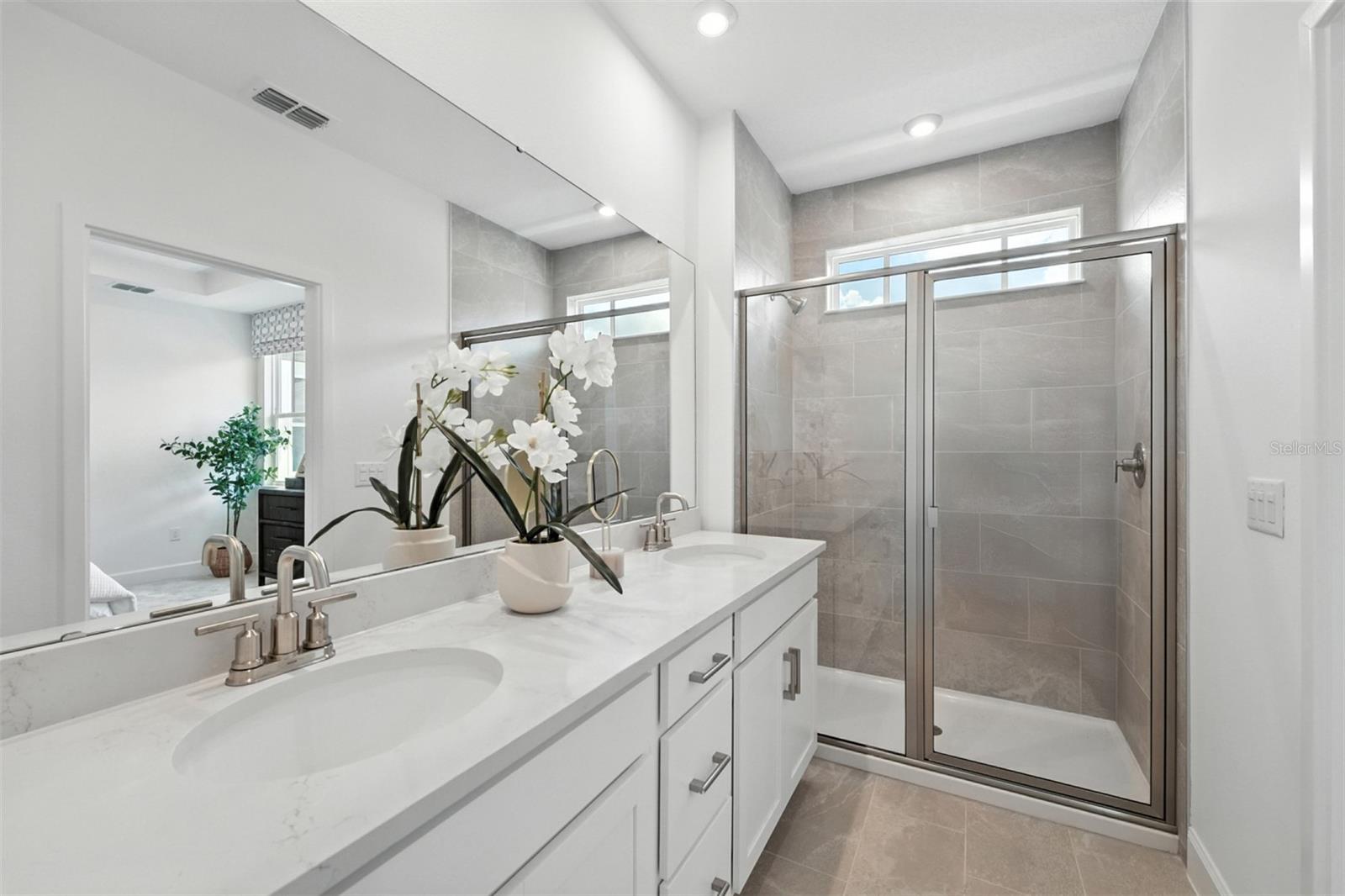 1475 Seashore Cir Property Photo 13