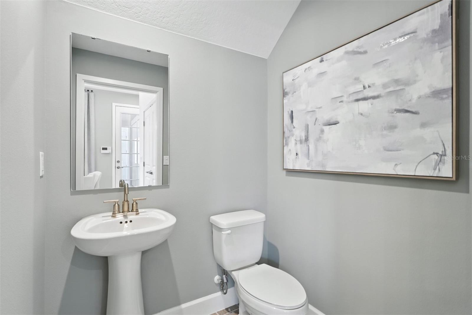 1475 Seashore Cir Property Photo 18