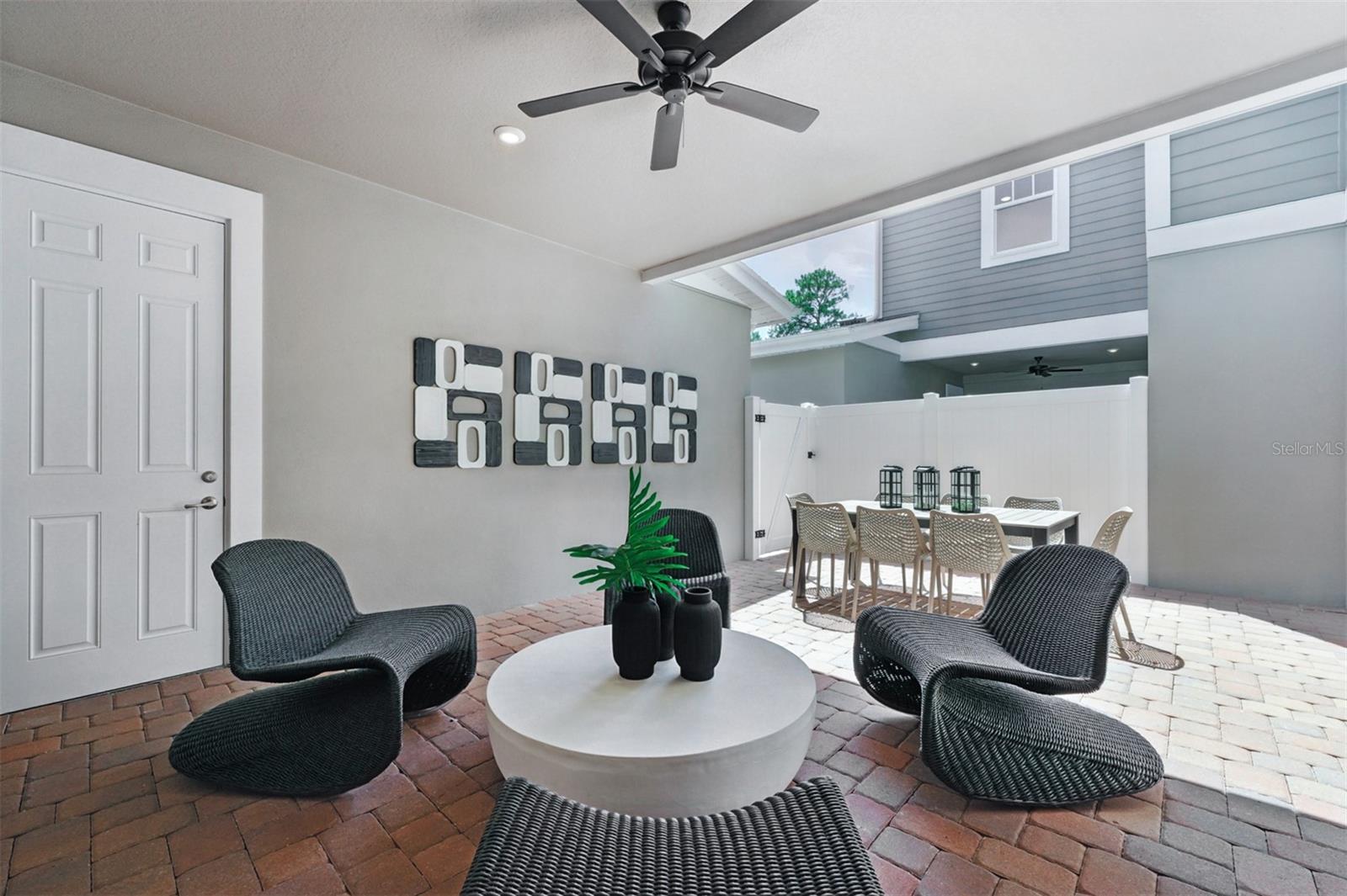 1475 Seashore Cir Property Photo 19