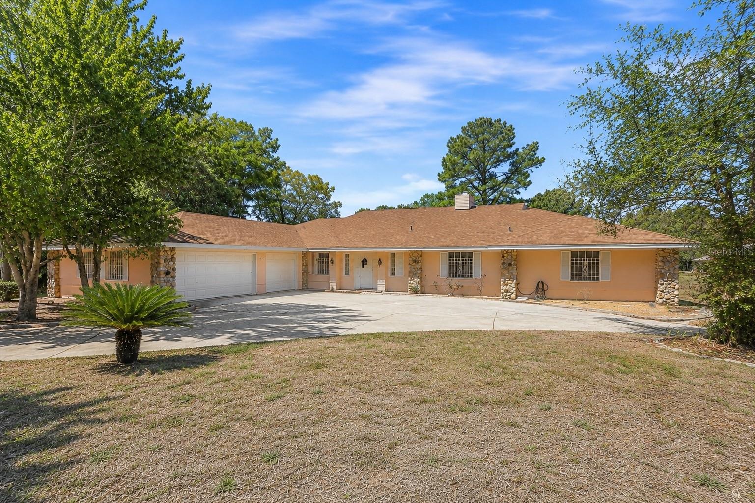 1352 Errol Pkwy Property Photo 1