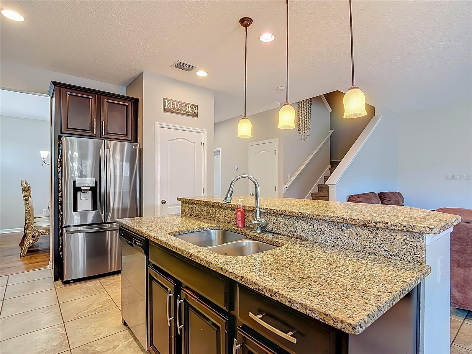 344 Magneta Loop Property Photo 6