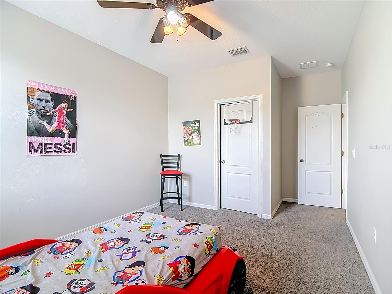 344 Magneta Loop Property Photo 23