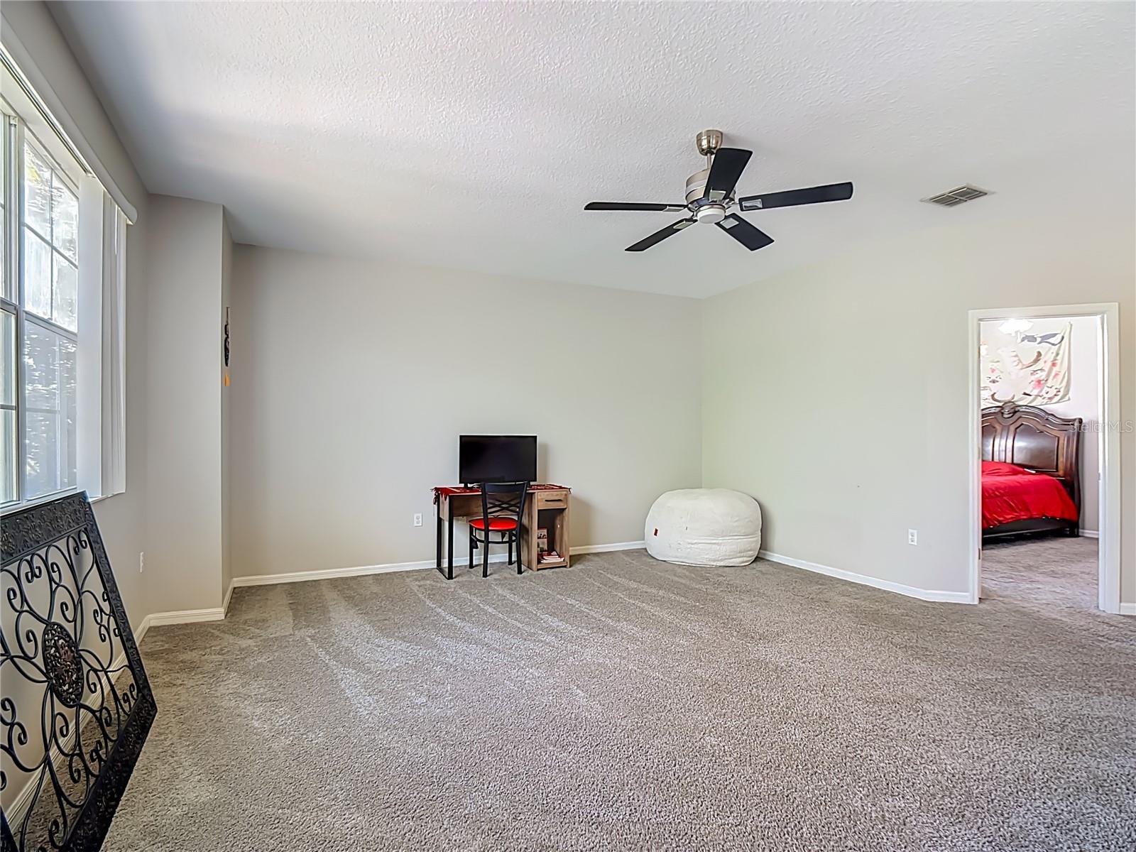 344 Magneta Loop Property Photo 28