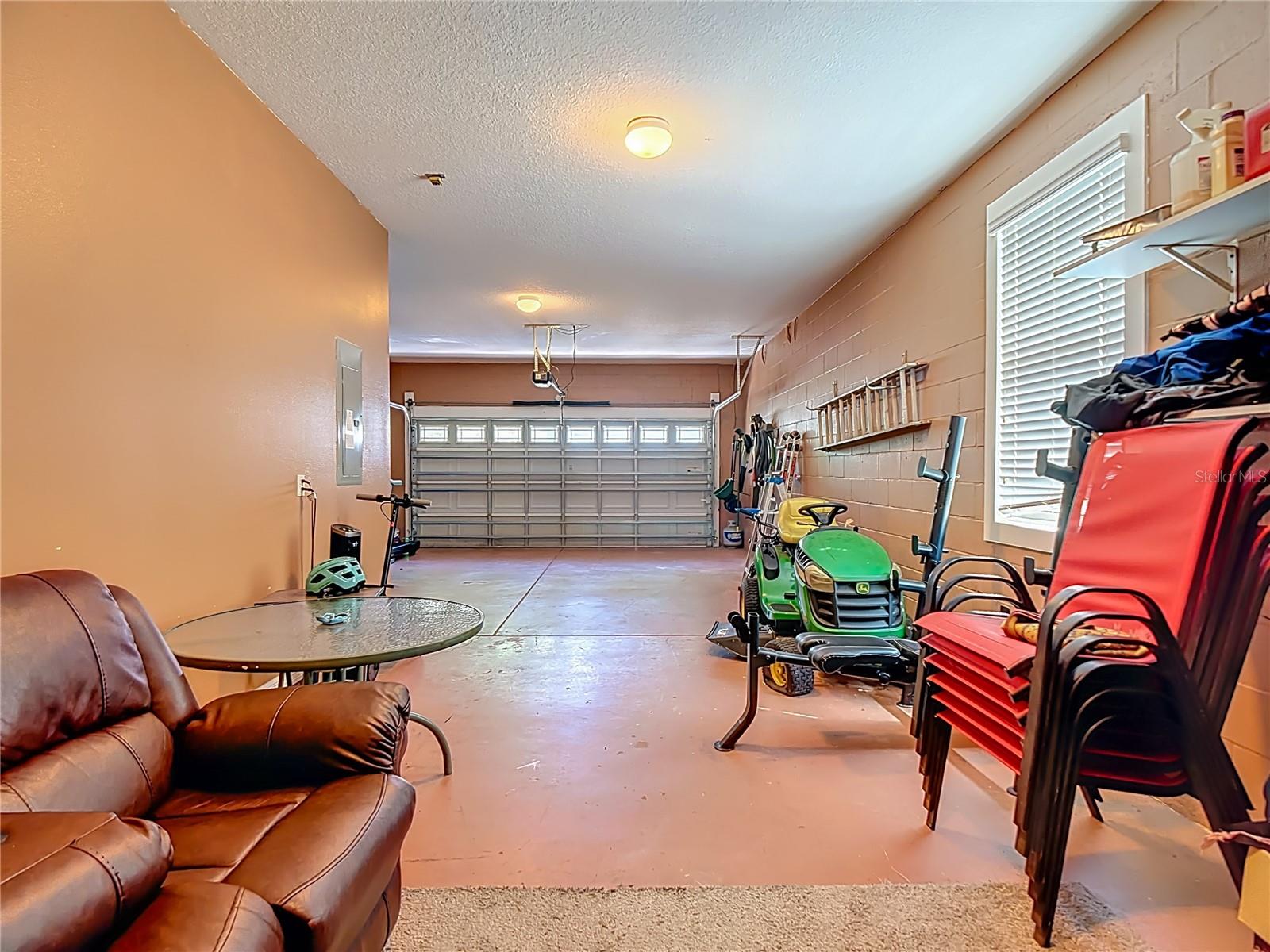 344 Magneta Loop Property Photo 33