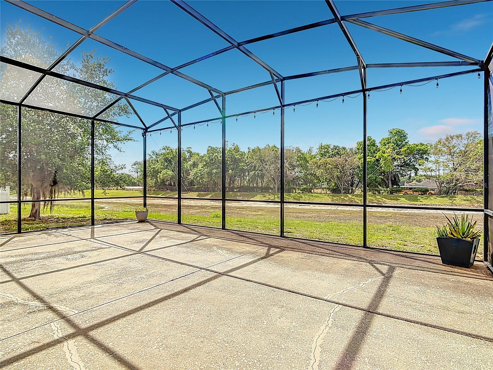 344 Magneta Loop Property Photo 36