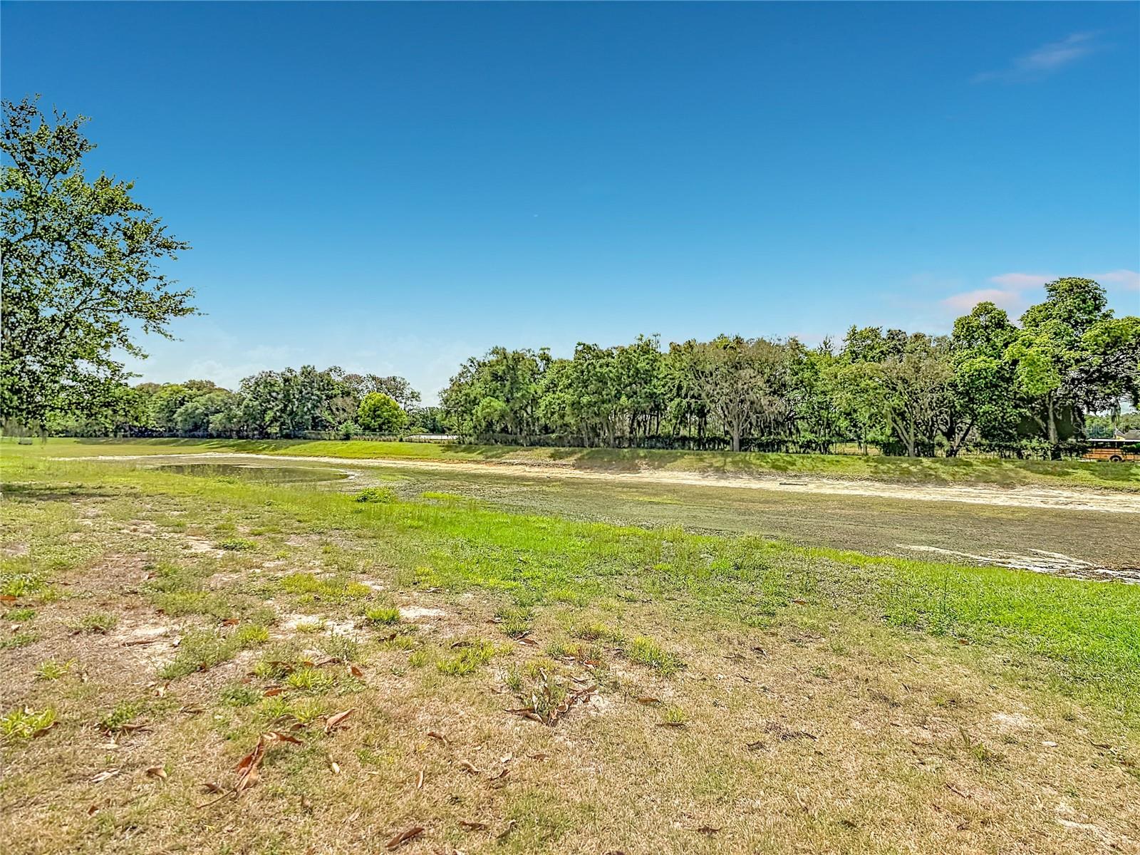 344 Magneta Loop Property Photo 40