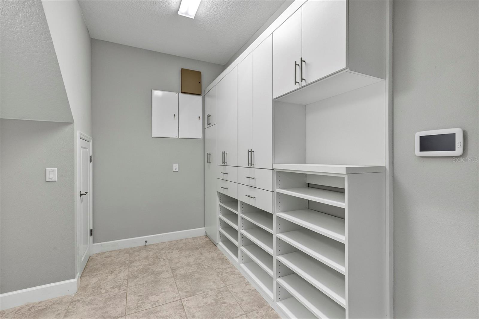 9239 Doherty Pl Property Photo 6