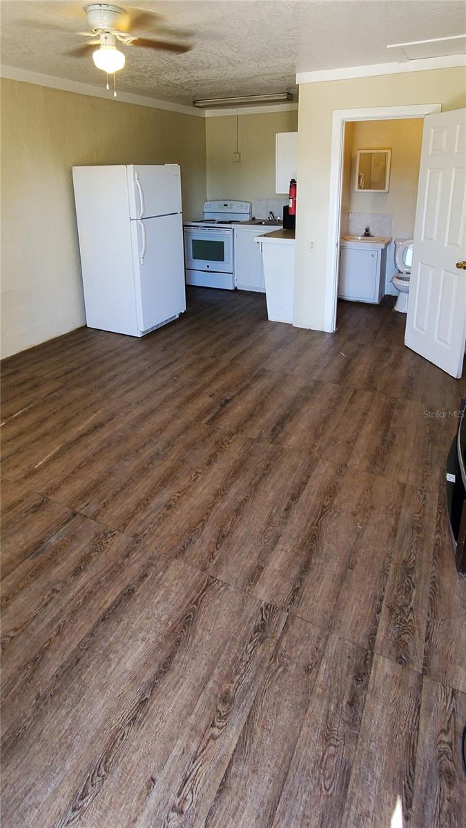 1002 Daniels St Property Photo 9