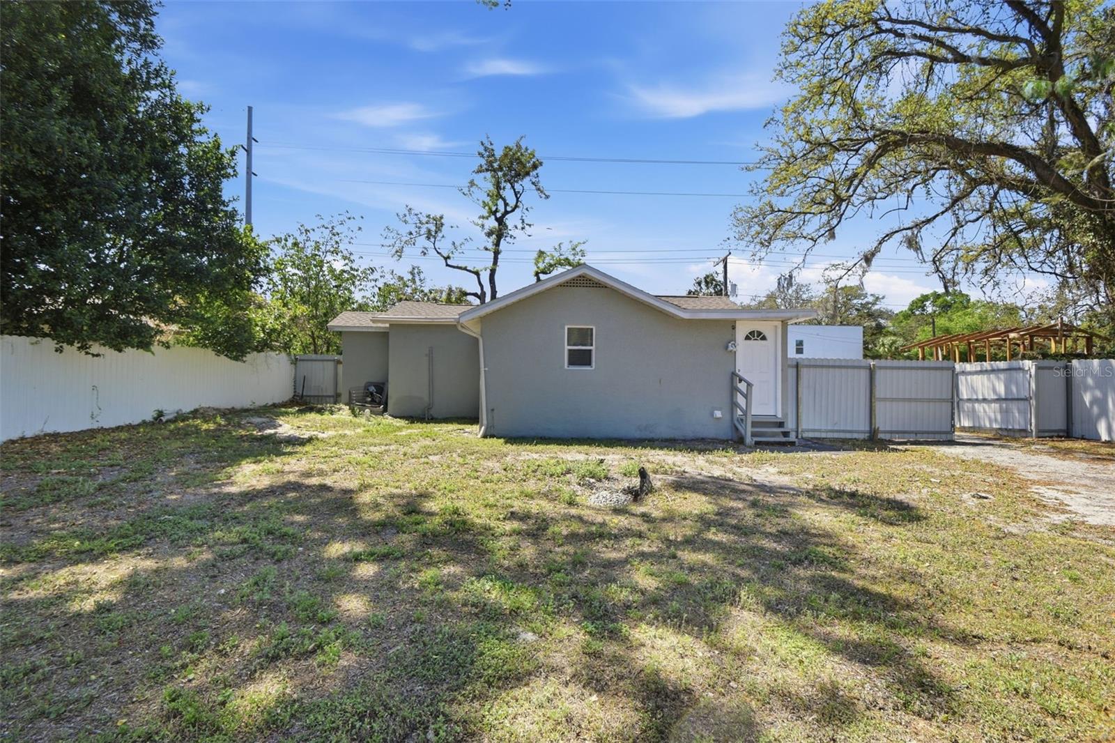 1410 E Waters Ave Property Photo 35