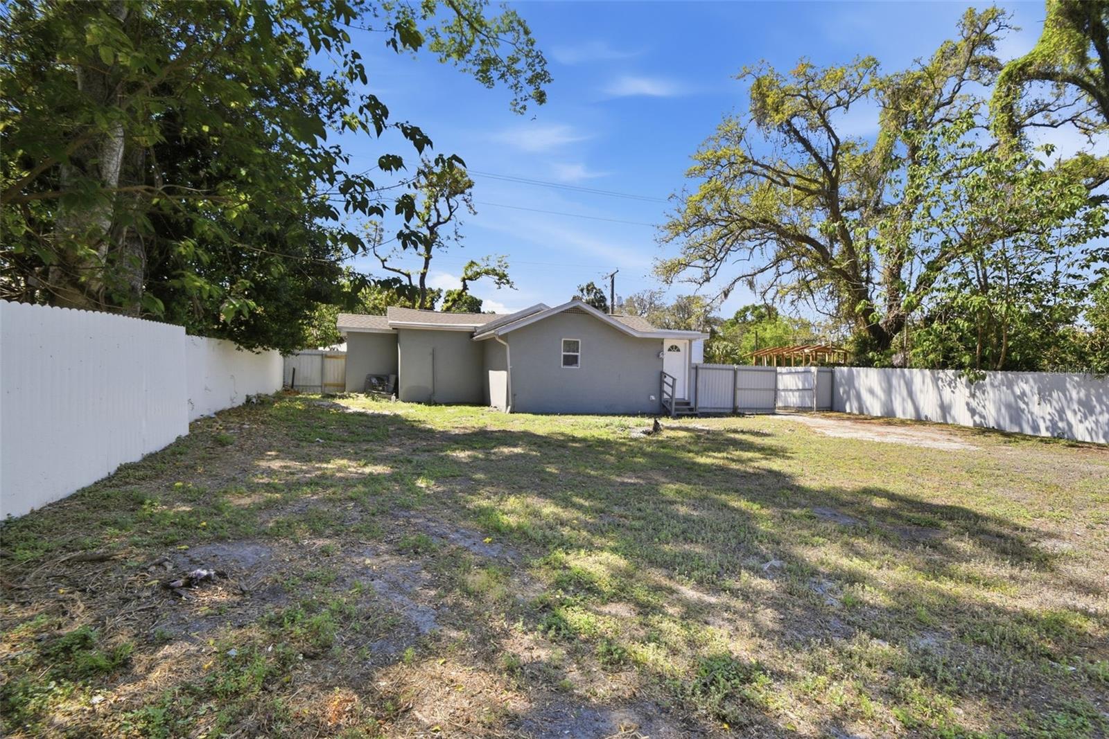 1410 E Waters Ave Property Photo 36