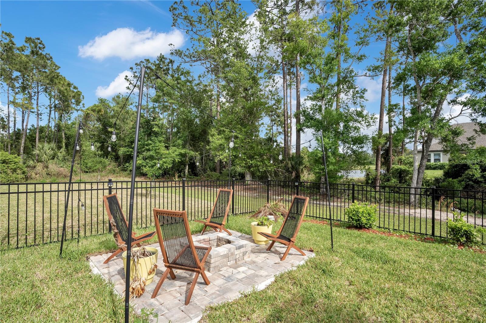 3160 Firethorn Cir Property Photo 6