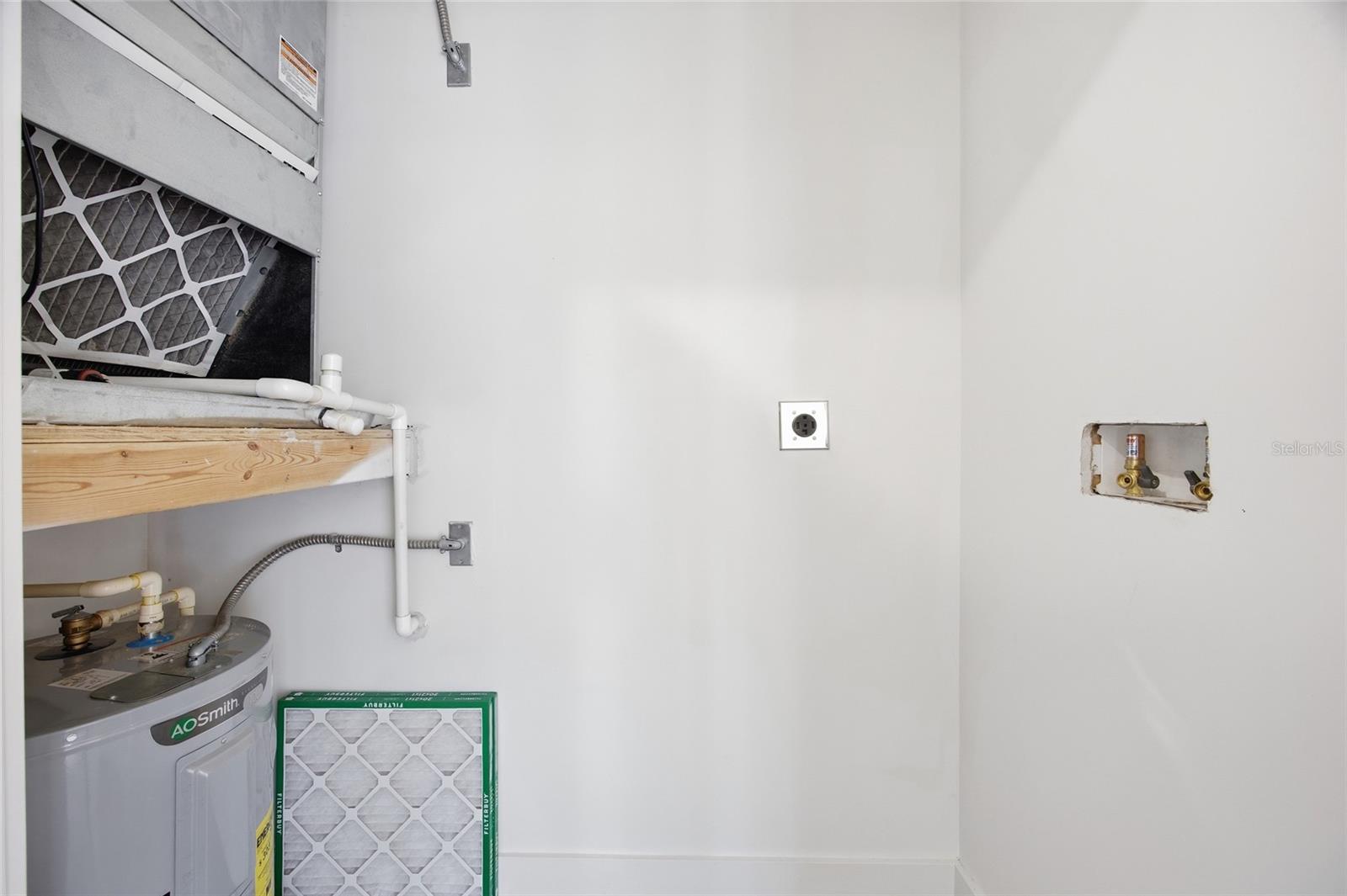 100 N Dewey St Property Photo 12
