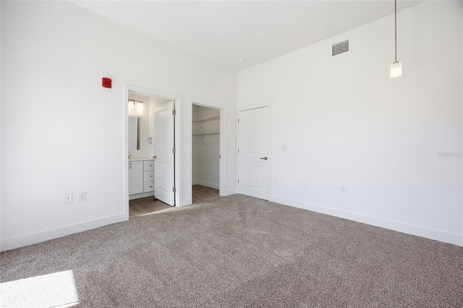 100 N Dewey St Property Photo 14
