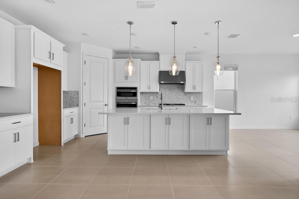 957 Ladyfish Trl Property Photo 2