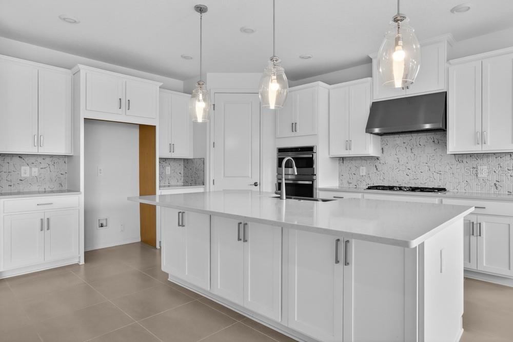 957 Ladyfish Trl Property Photo 3