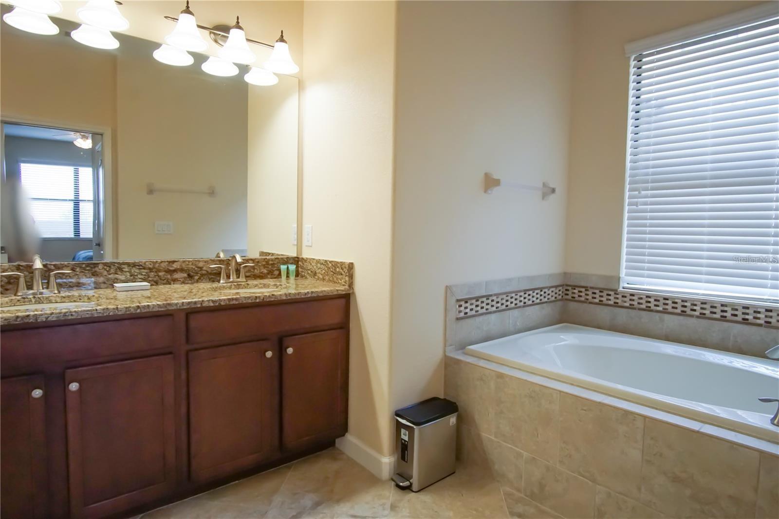1241 Long Cove Loop Property Photo 10