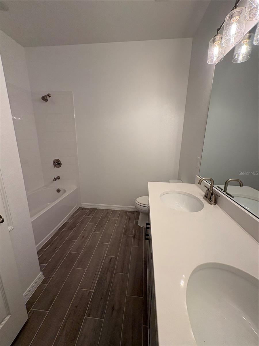 1876 Columbus Path Property Photo 11