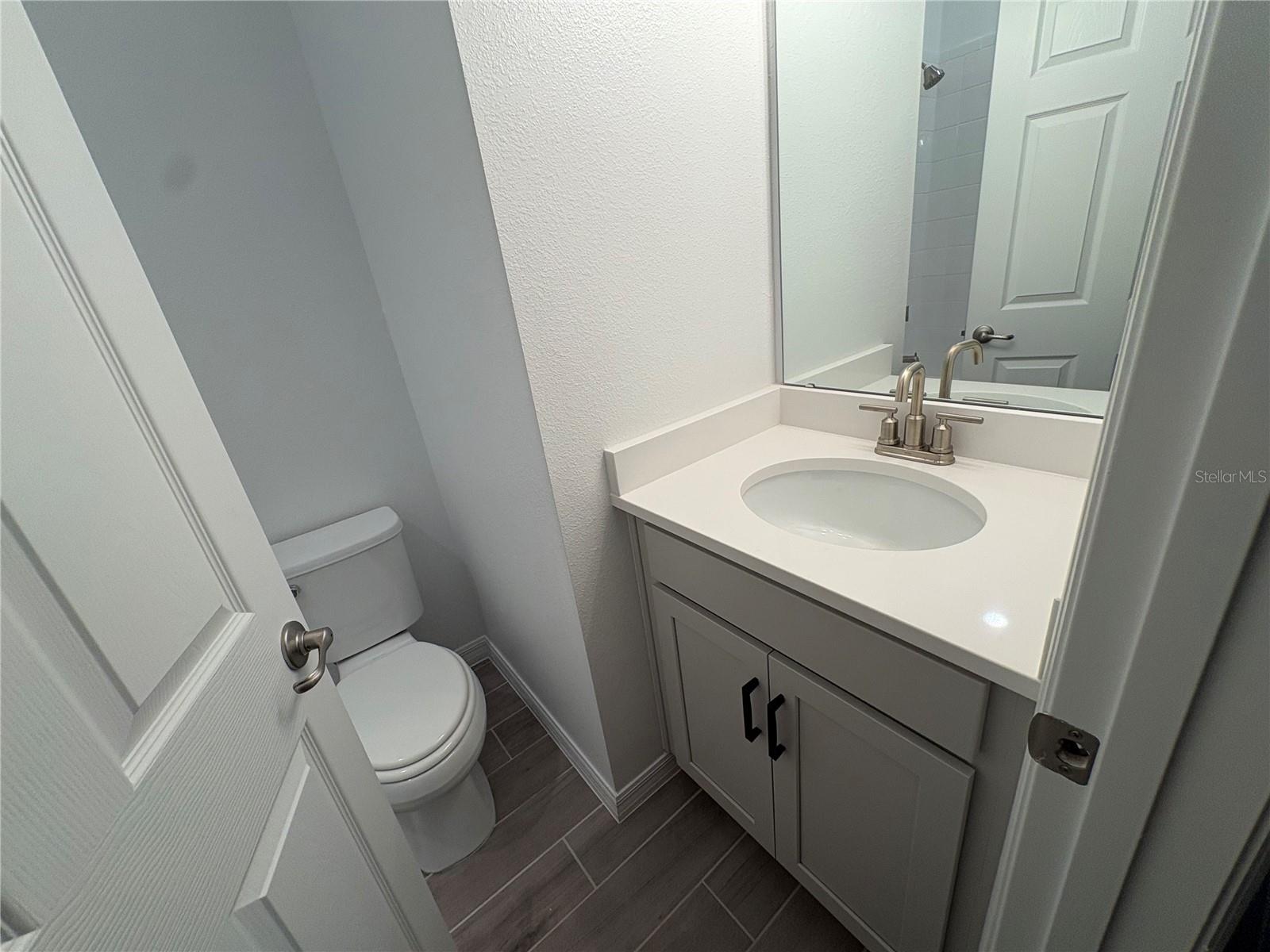 1876 Columbus Path Property Photo 12