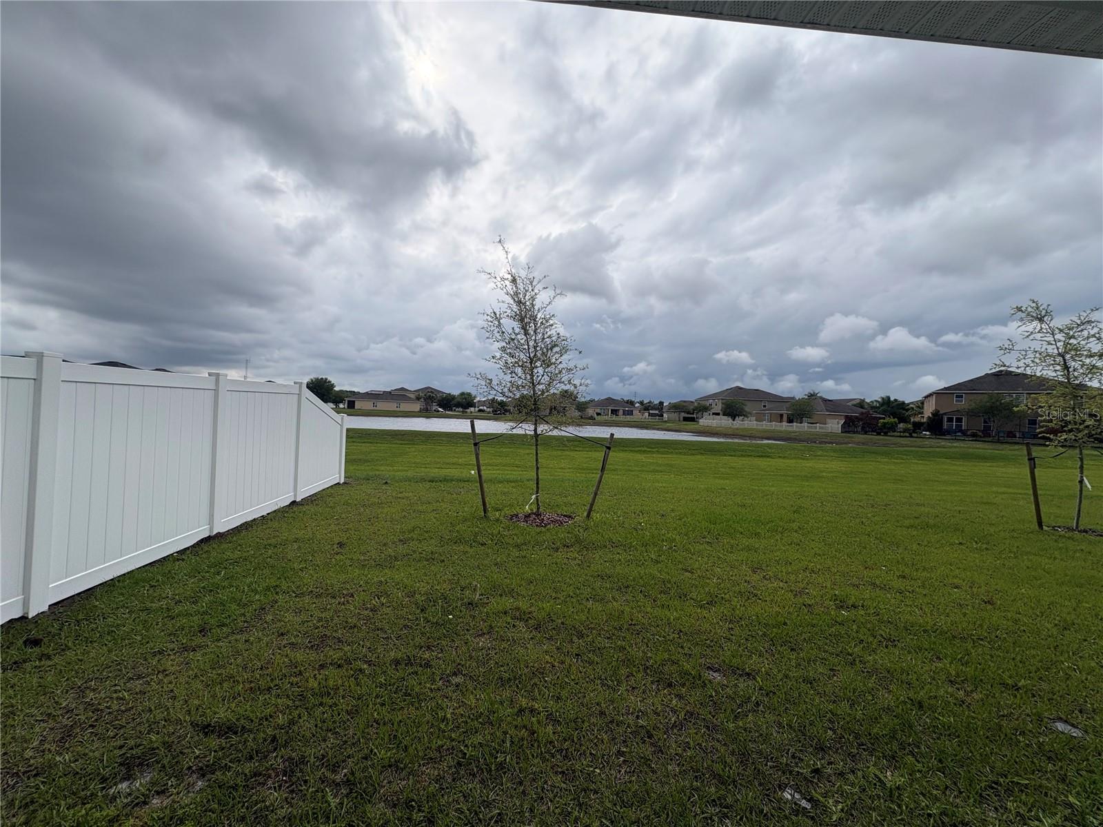 1876 Columbus Path Property Photo 21