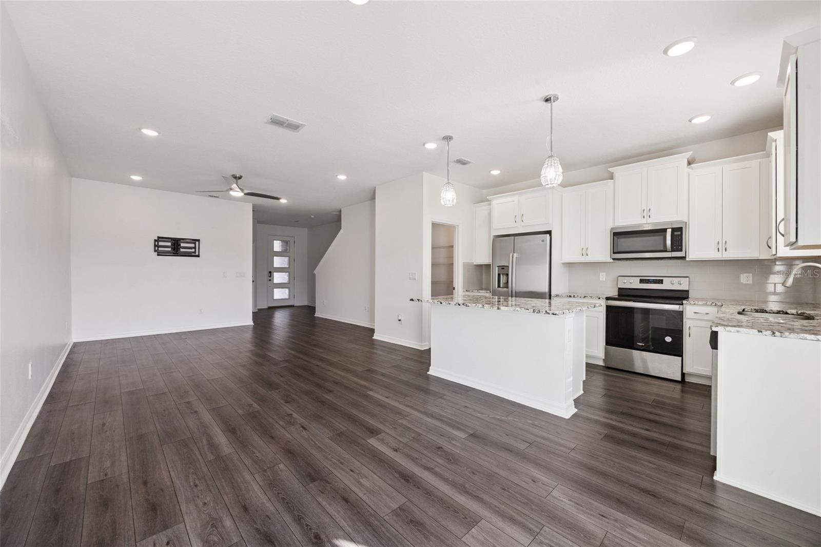 759 Spring Palms Loop Property Photo 5