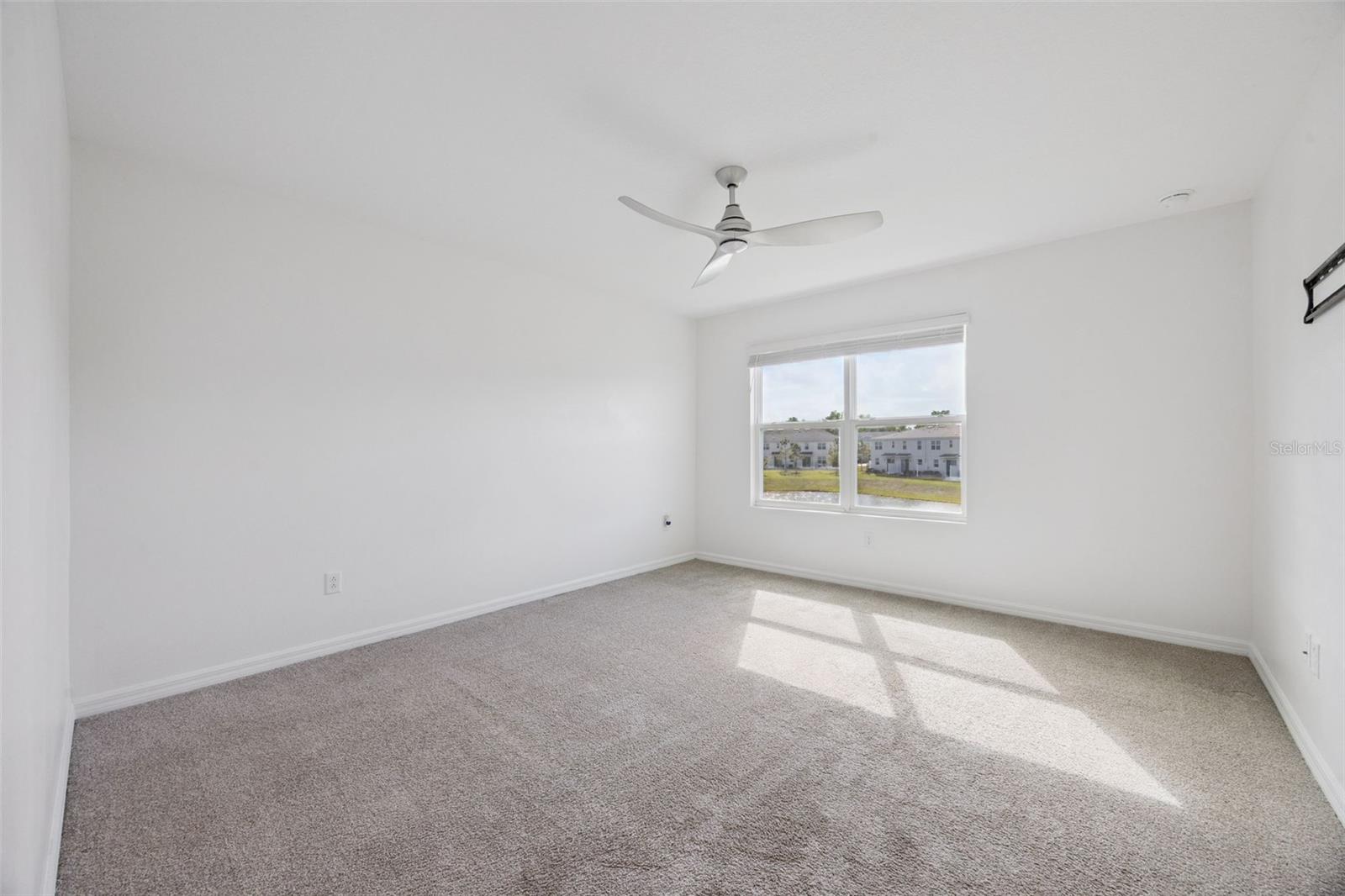 759 Spring Palms Loop Property Photo 9