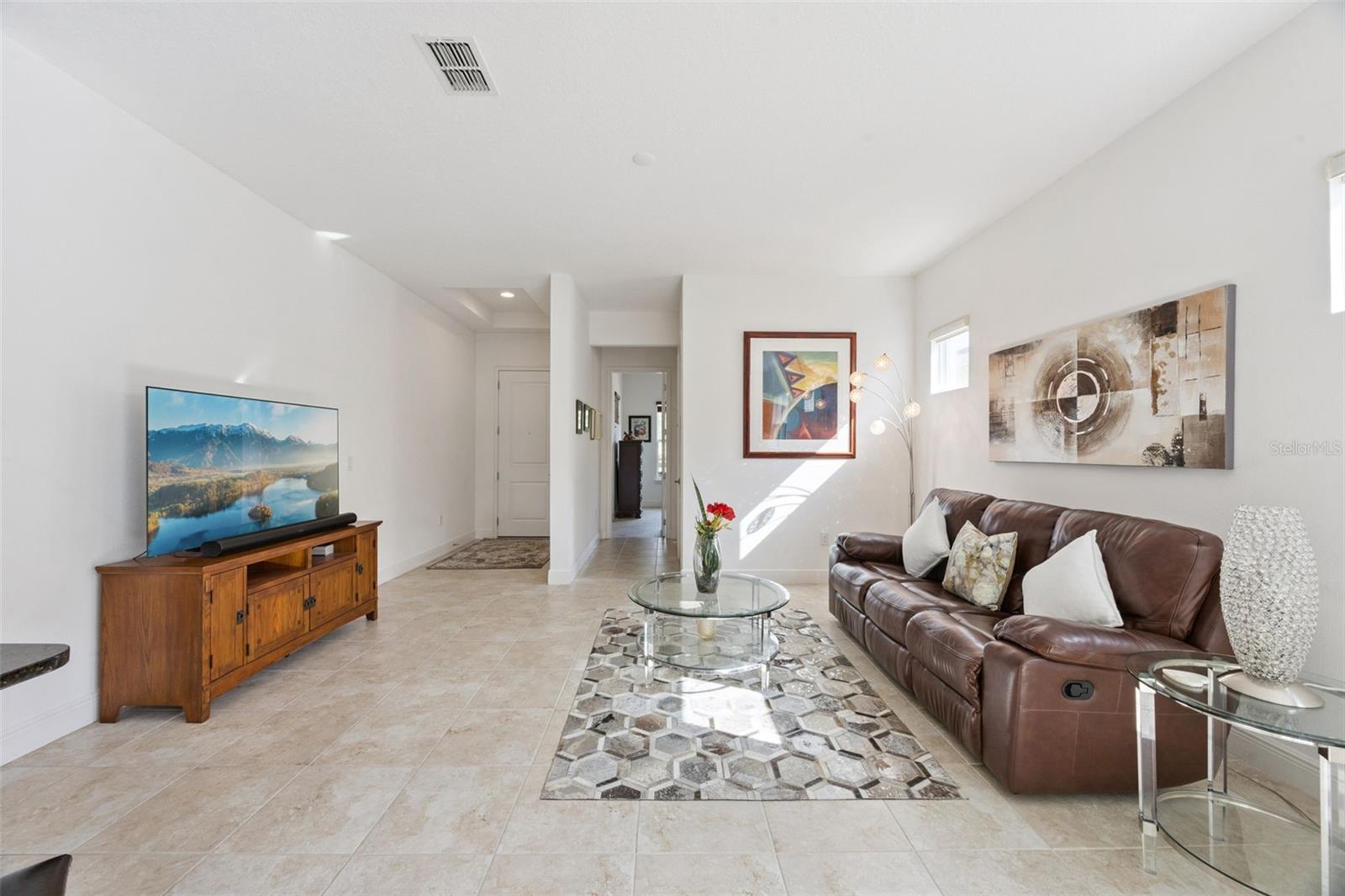 4902 W Fountainwood Dr Property Photo 6