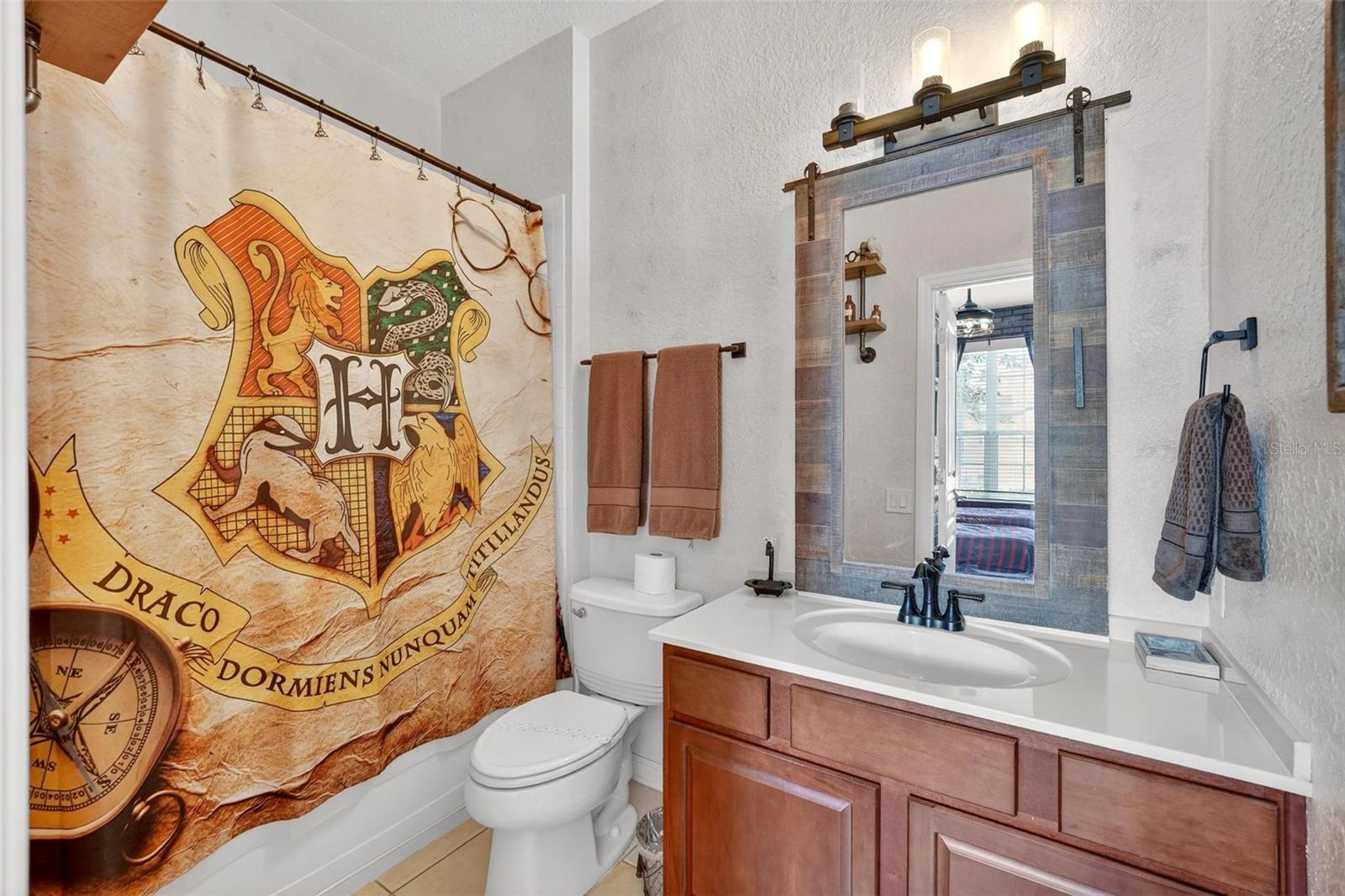 7755 Grassendale St Property Photo 15