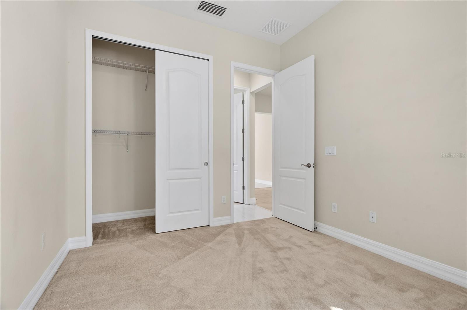 10429 Stapeley Dr Property Photo 9
